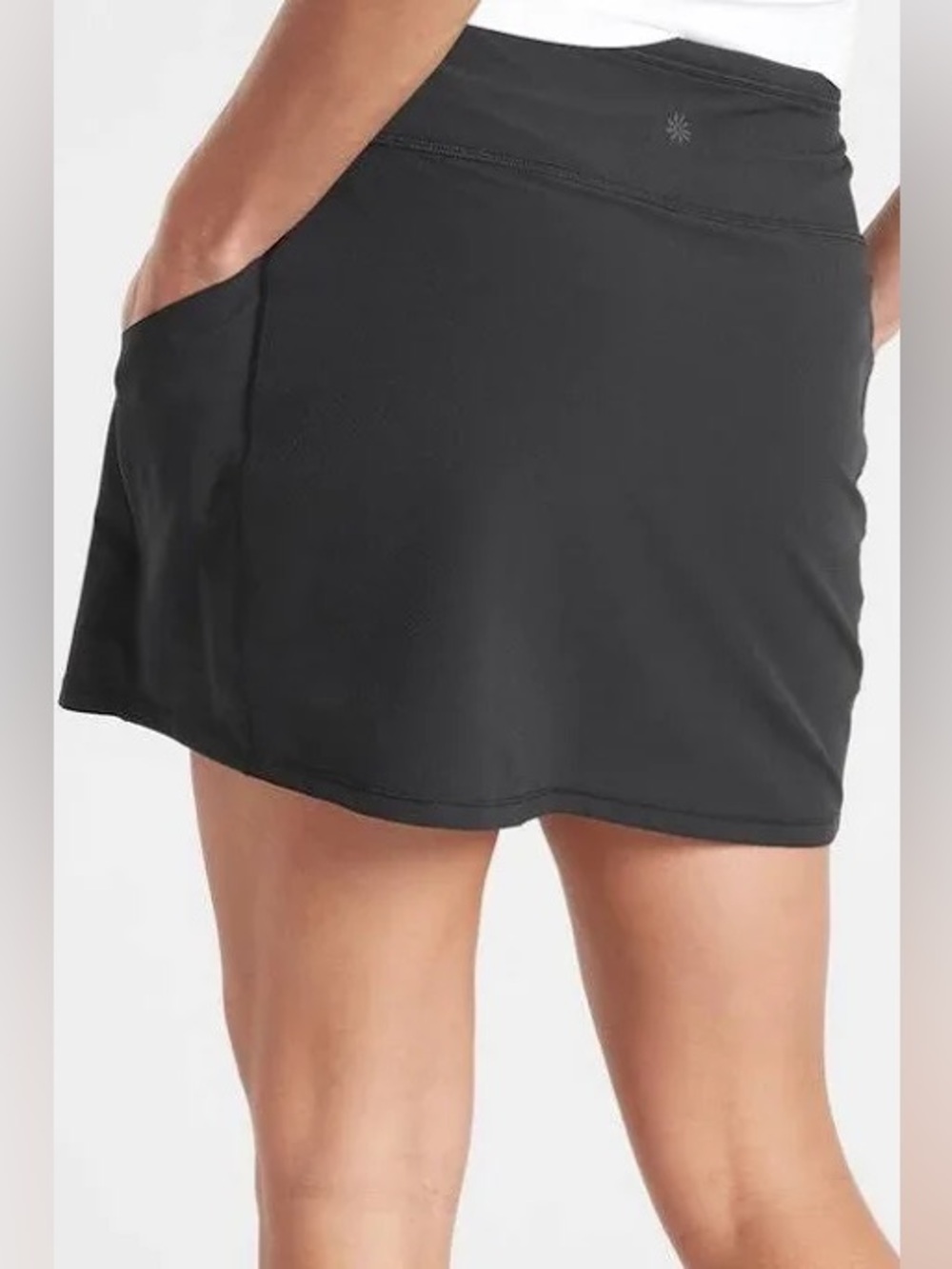 Athleta Action Skort in Dobby Black small women’s athletic casual travel 16.5”